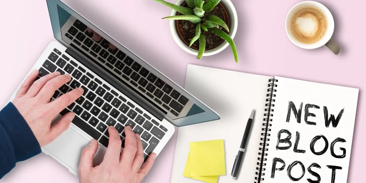Laptop and notebook introducing new German and French grammar blog posts